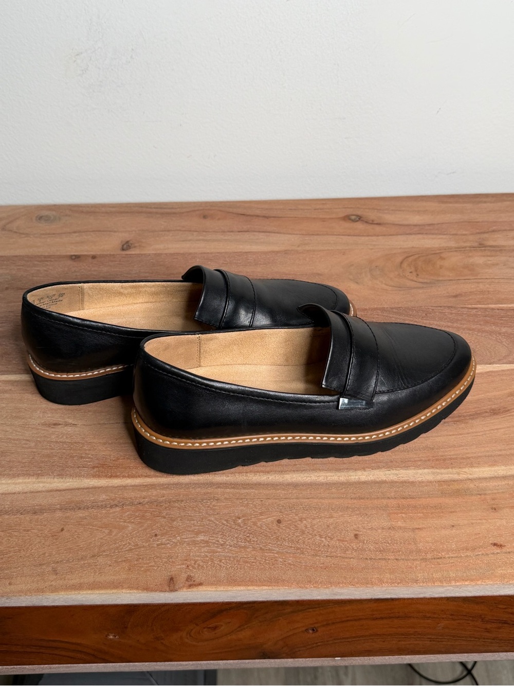 Naturalizer Black Leather Loafers for Women